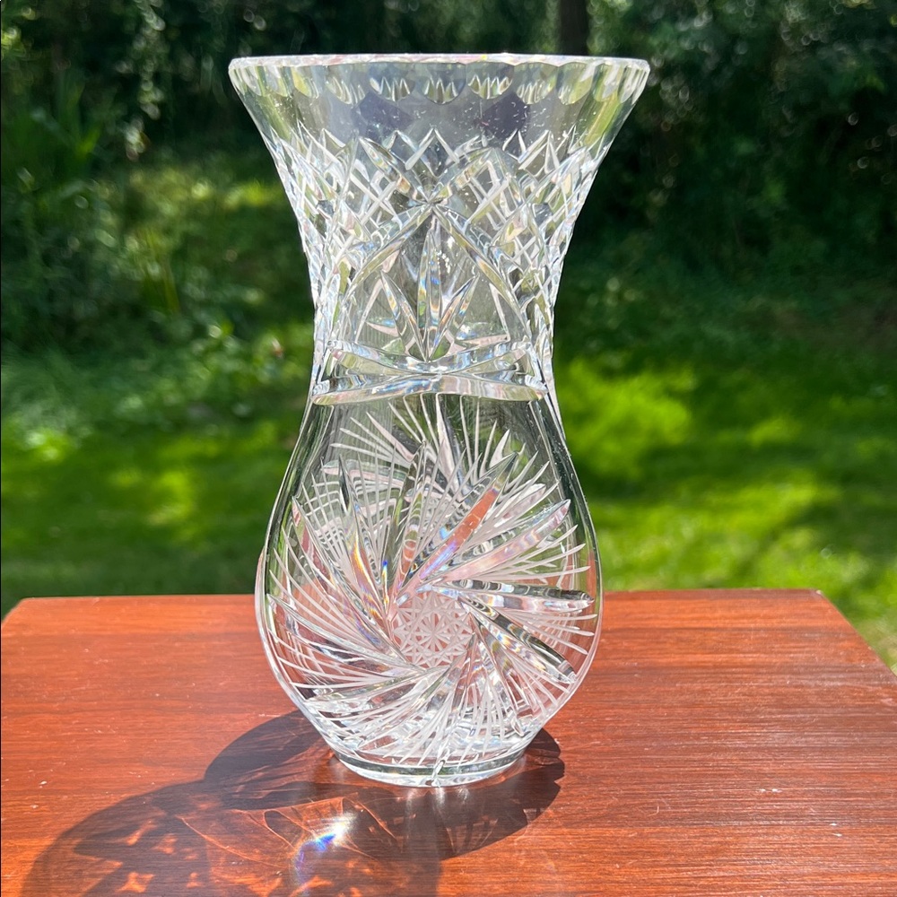 Beautiful Vintage Pinwheel Cut Crystal Clear Glass Vase